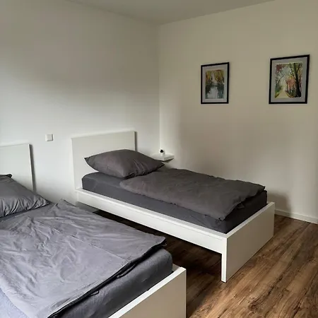 Zentral & Ruhig - Fuer 6 Gaeste In Lage! Lejlighed