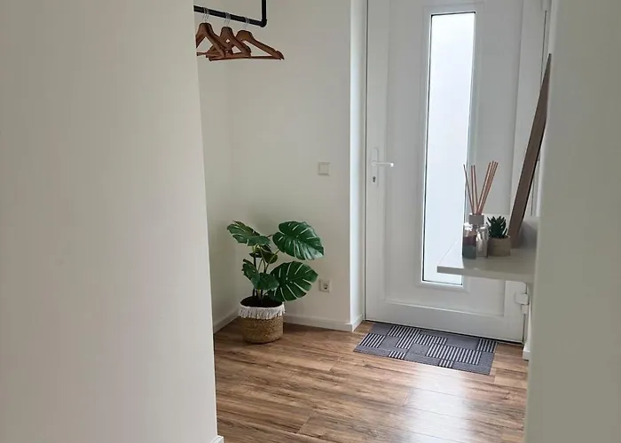 Zentral & Ruhig - Fuer 6 Gaeste In Lage! Appartement Königswinter