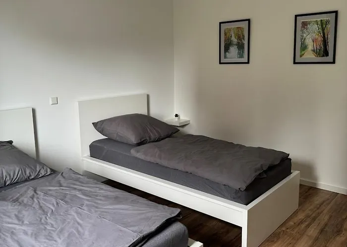 Zentral & Ruhig - Fuer 6 Gaeste In Lage! Appartement