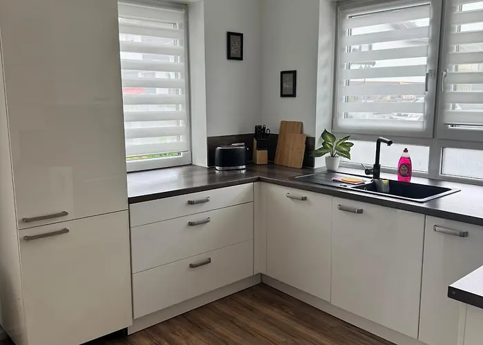 Zentral & Ruhig - Fuer 6 Gaeste In Lage! Appartement *